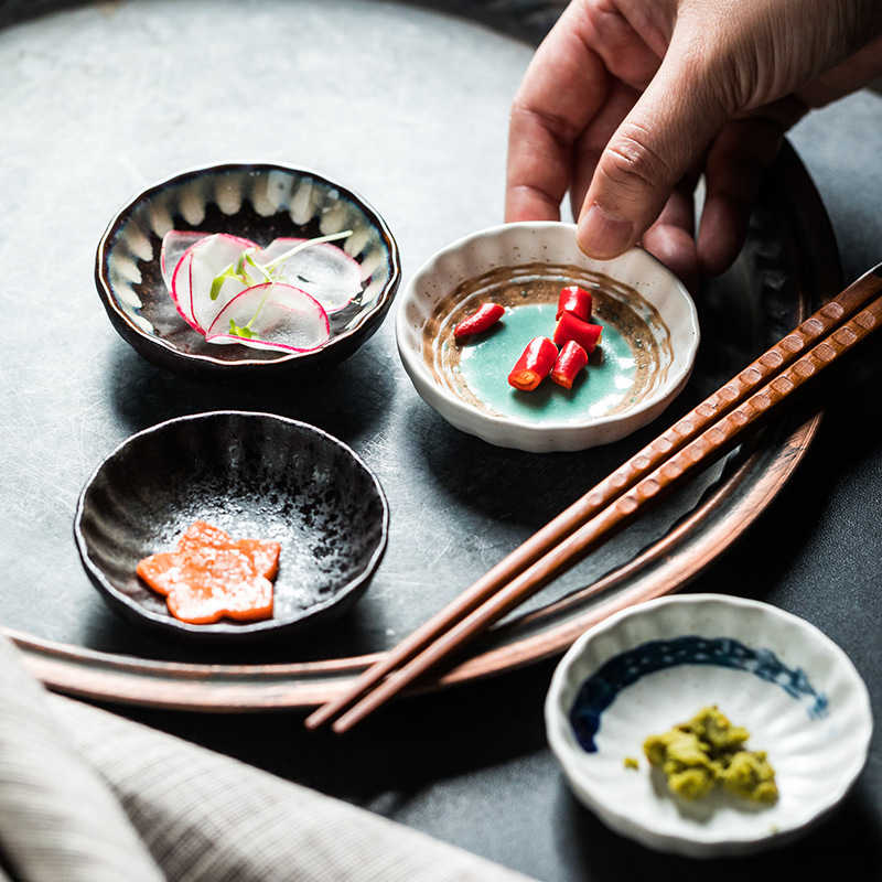 CHRYSANTHEMUM-SHAPED FLAVOR DISH